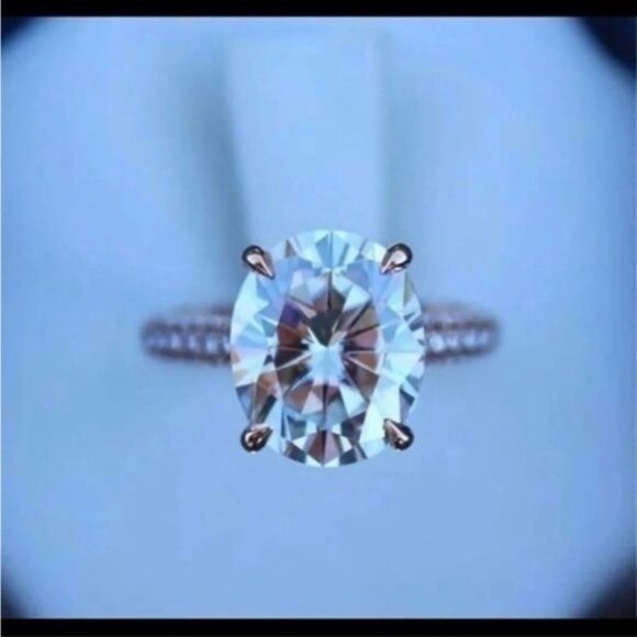 10 Carat Zircon Gold plated Ring! New in gift box - Picture 6 of 10